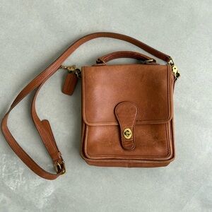 Vintage Coach crossbody Willis bag